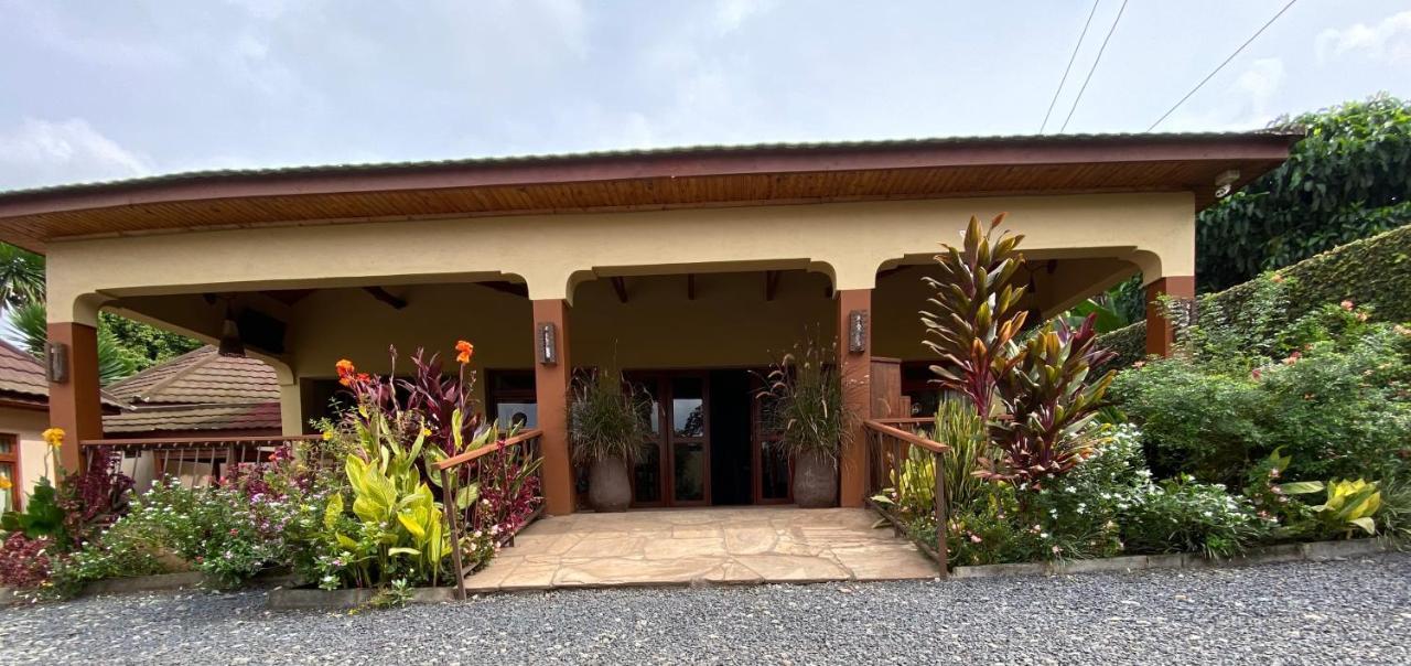 Ahadi Lodge Arusha Kültér fotó